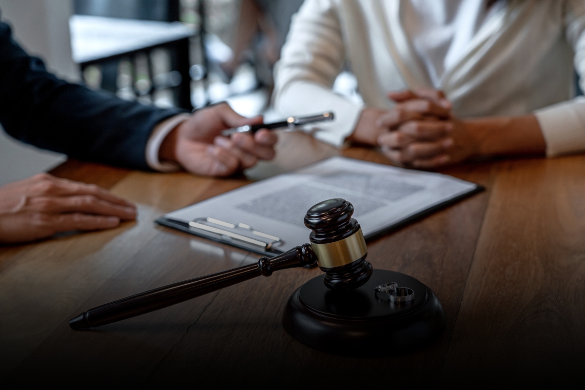 ¿Pueden obligarlo a vender su casa durante un divorcio en Minnesota?