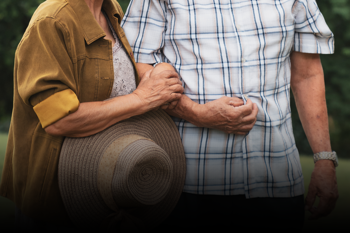 ¿Cuál es la pena por agredir a un adulto mayor en Carolina del Norte?