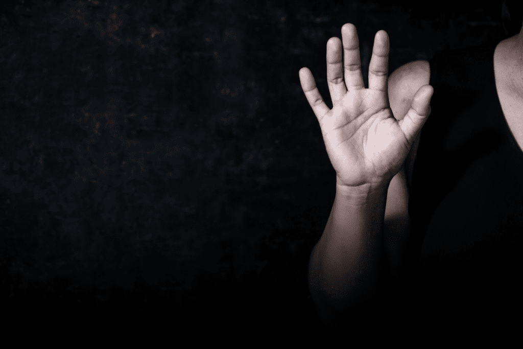 agresión doméstica sin lesiones Carolina del Norte