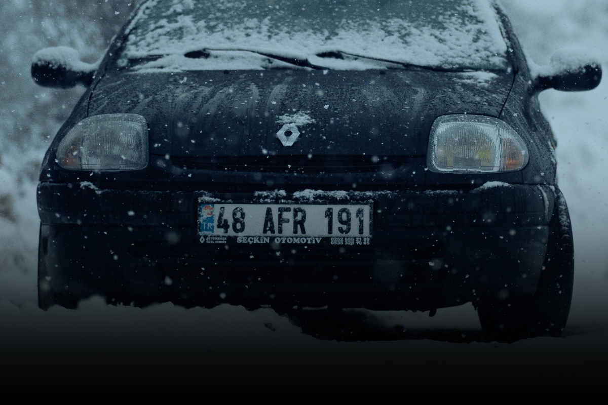 ¿Puedo seguir conduciendo al trabajo después de un DWI en Minnesota si tengo placas “whiskey”?