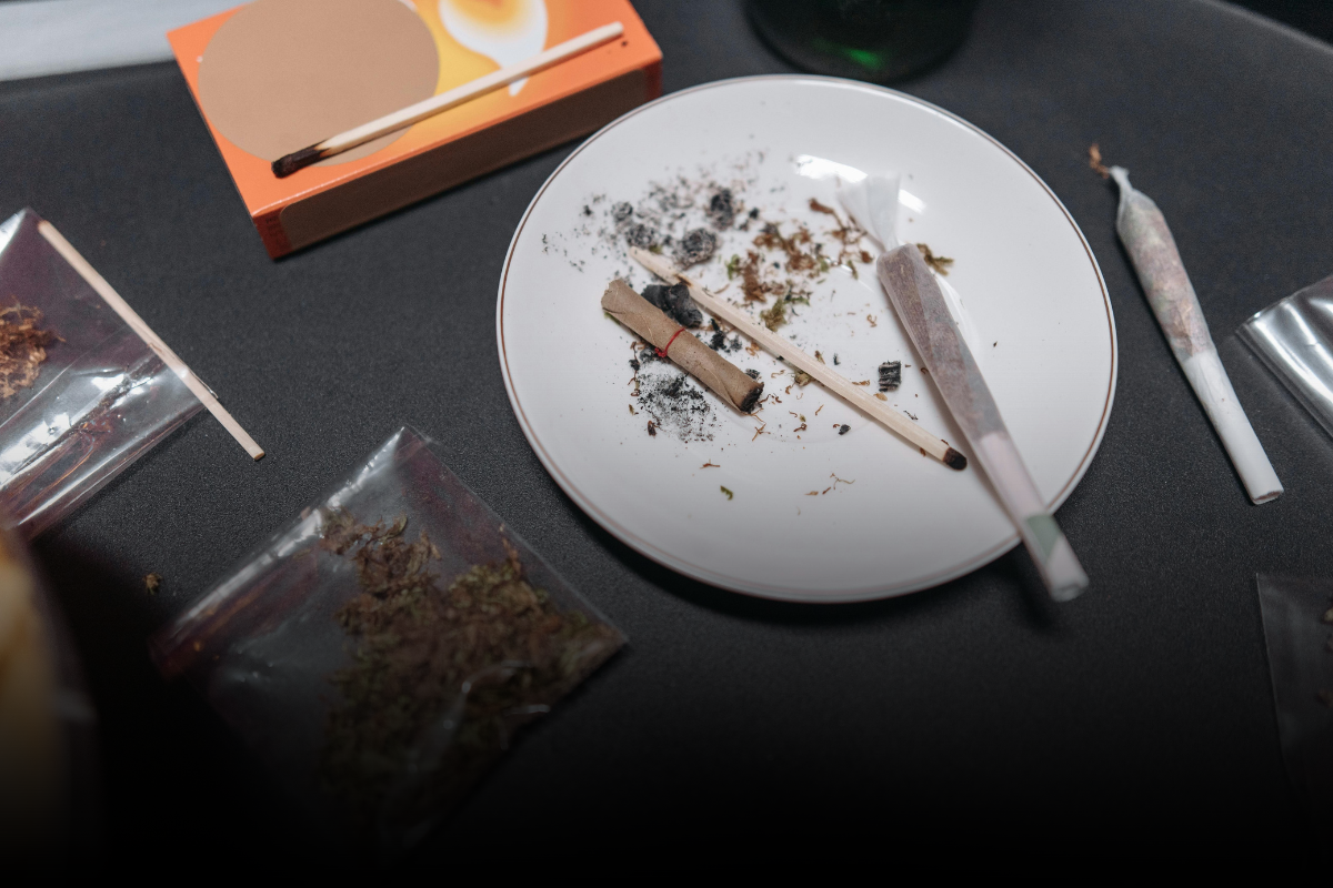 Posesión Constructiva en Casos de Drogas en Vehículos: Pasajeros, Proximidad y Prueba