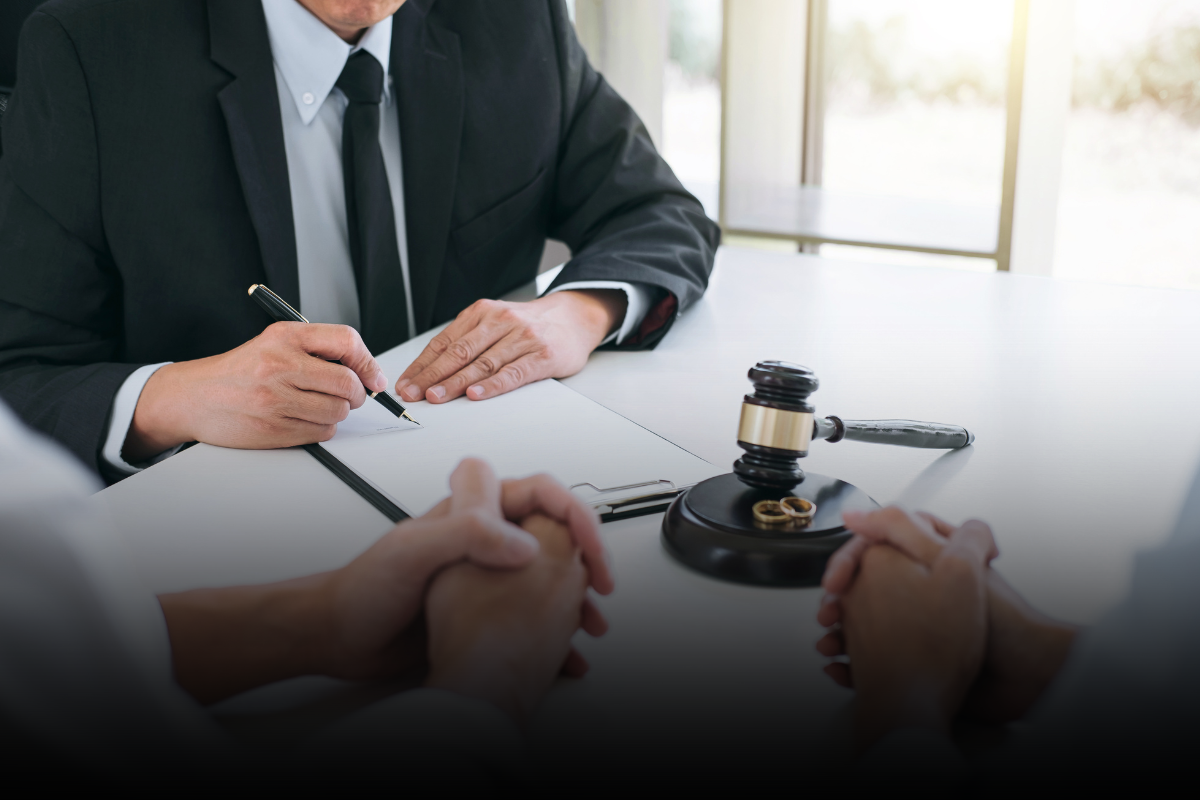 Divorcio en Carolina del Norte: Paso a Paso desde la Separación hasta el Decreto Final