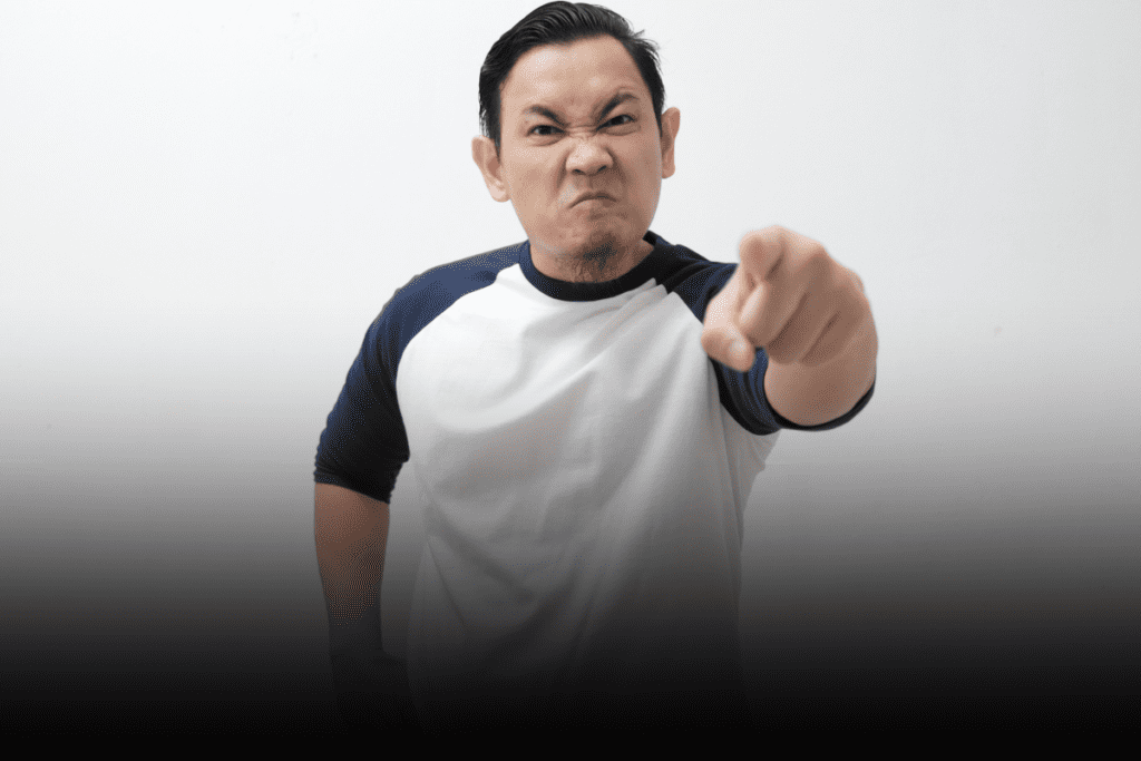 agresión vs. amenazas