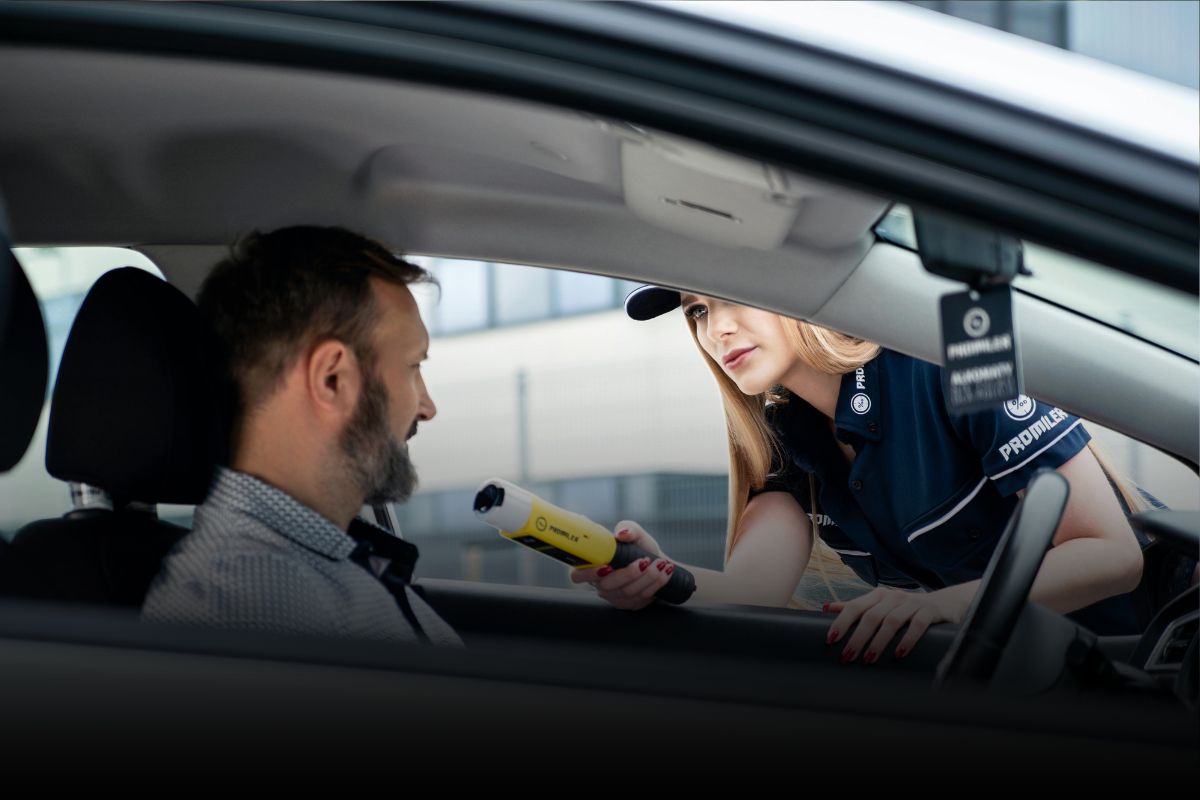 ¿Qué debes hacer si te acusan de posesión de drogas en Minnesota después de una parada de tráfico?